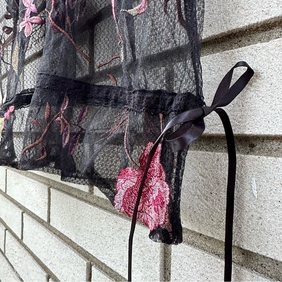 Only Hearts by Helena Stuart Black Embroidered Floral Sheer Top M Romantic Lace - Picture 3 of 8